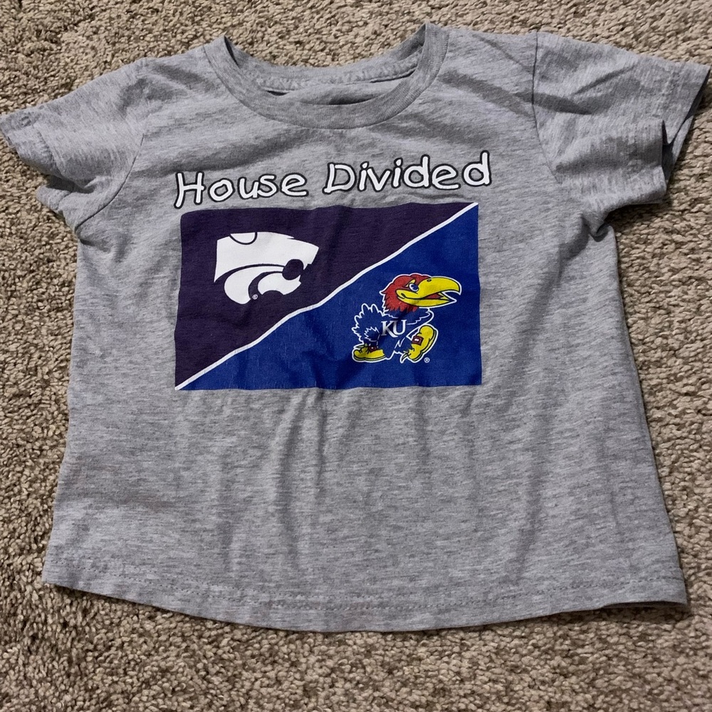 3T short sleeved House Divided shirt